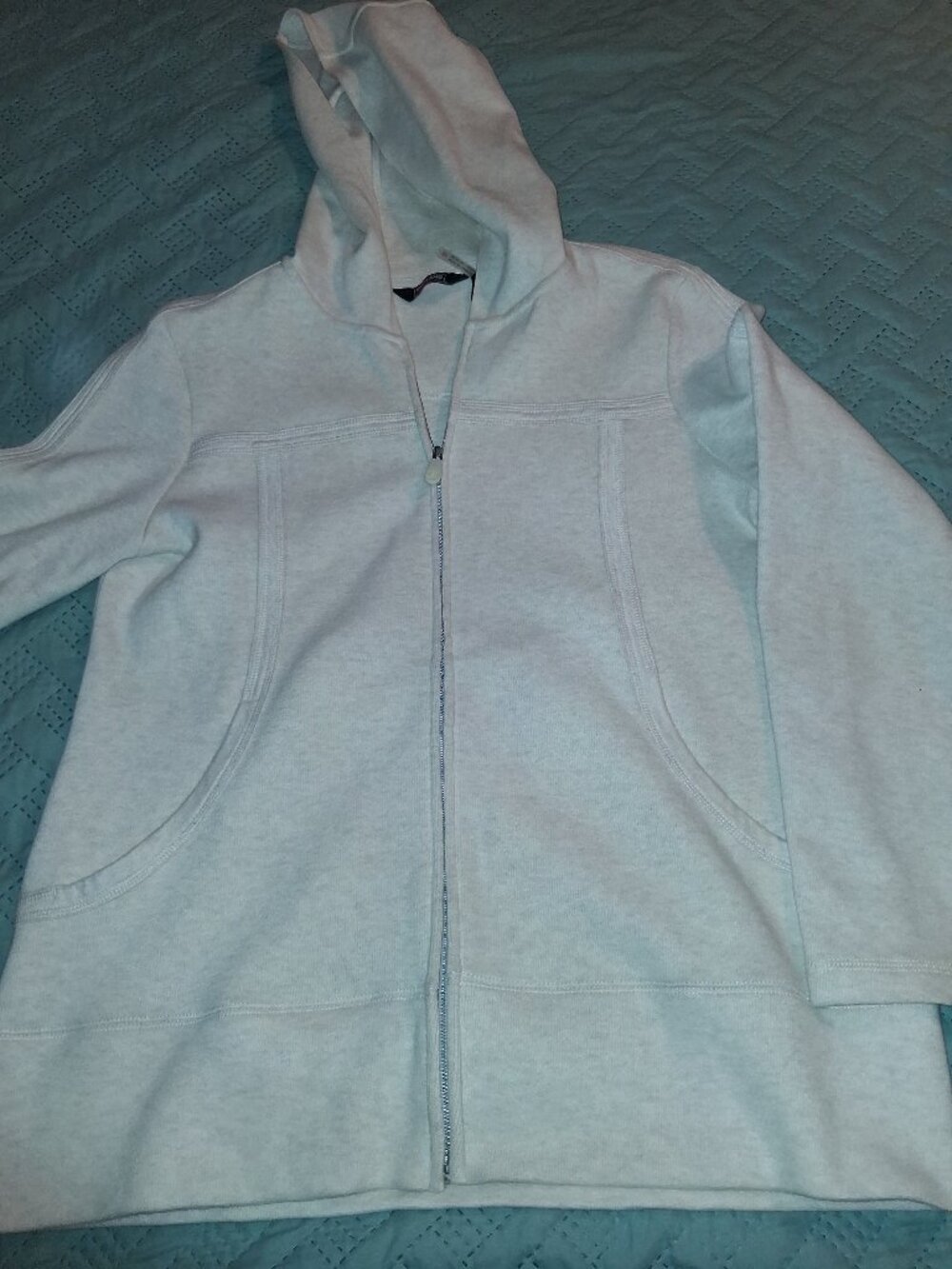 Excellent condition. Kirkland women's zip-front hoodie sweatshirt/jacket-size XL